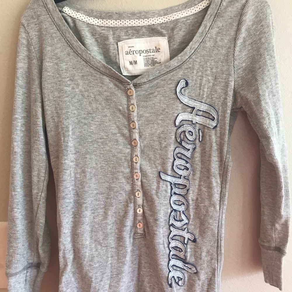 Aeropostale long sleeve grey v neck M